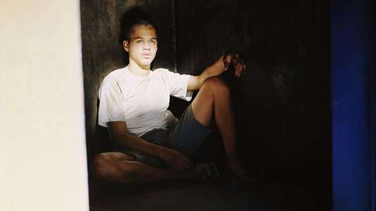 Querô: A Damned Report - Backdrop