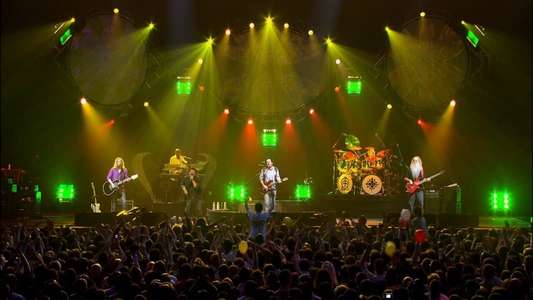 Toto: Falling in Between Live - Backdrop