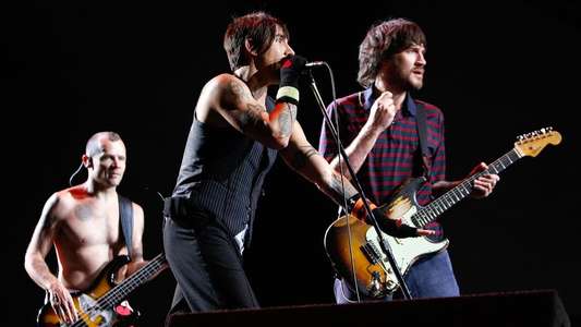 Red Hot Chili Peppers : Live in Poland - Backdrop
