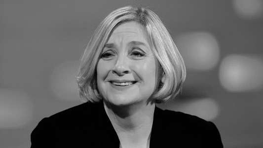 Victoria Wood Live In Your Own Home - Backdrop
