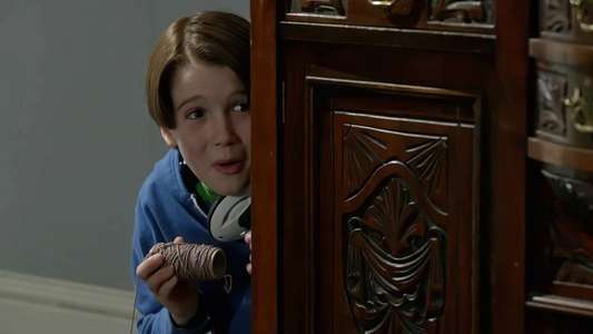Home Alone: The Holiday Heist - Backdrops