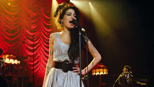 Amy Winehouse : I Told You I Was Trouble (Live in London) - Backdrop