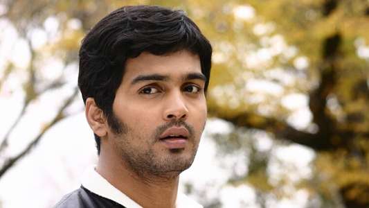 Unnale Unnale - Backdrop