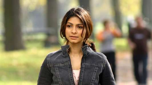 Unnale Unnale - Backdrop