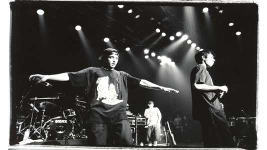 Beastie Boys: [1999] Glasgow  Scotland - Backdrop