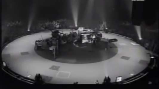 Beastie Boys: [1999] Glasgow  Scotland - Backdrop