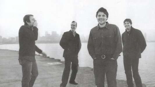 I Am Trying to Break Your Heart: A Film About Wilco - Backdrop