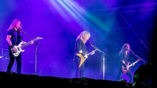 Megadeth: Rude Awakening - Backdrop