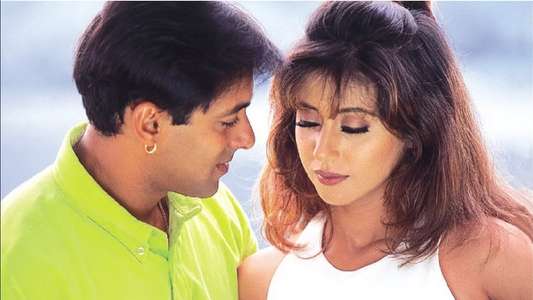 Jaanam Samjha Karo - Backdrop