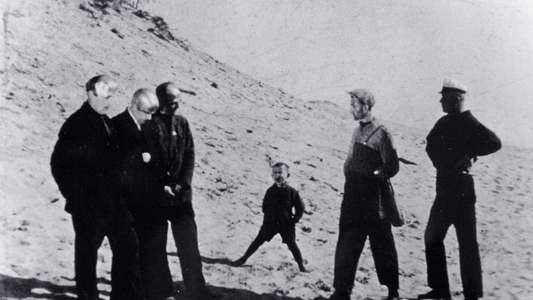 The Last Bolshevik - Backdrop