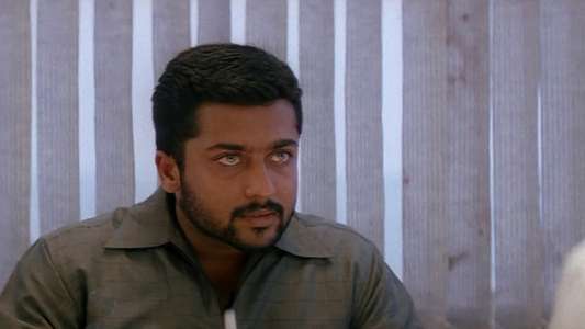 Mounam Pesiyadhe - Backdrop