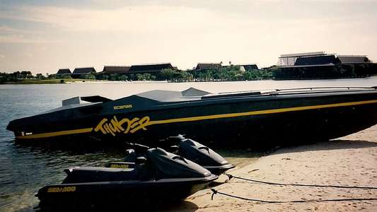 Thunder in Paradise - Backdrop