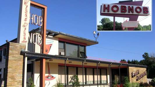 Wisconsin Supper Clubs: An Old Fashioned Experience - Backdrop