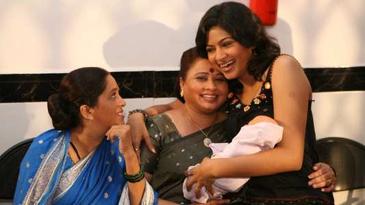 Hee Porgi Kunachi (Who's Daughter Is She?) - Backdrop