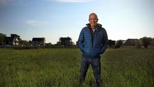 Grand Designs: The Street - Backdrops