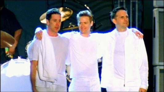 Bryan Adams: Live at Slane Castle - Backdrop