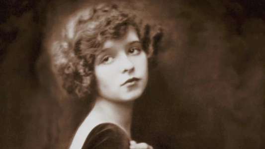 Clara Bow: Discovering the It Girl - Backdrop