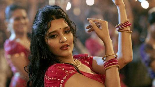 King Of Kotha - Backdrops