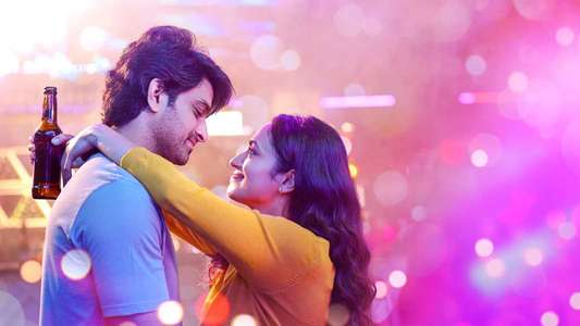 Phalana Abbayi Phalana Ammayi - Backdrops