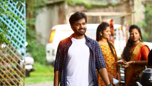 Katha Kanchiki Manam Intiki - Backdrops