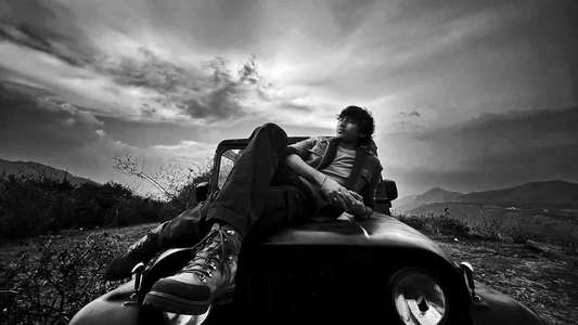 Naane Varuvean - Backdrop