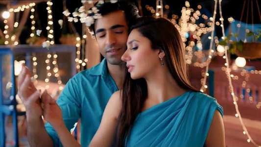 7 Din Mohabbat In - Backdrop