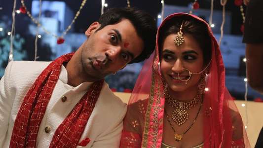 Shaadi Mein Zaroor Aana - Backdrop