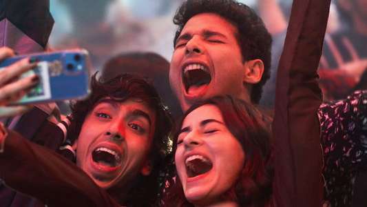 Kho Gaye Hum Kahan - Backdrop