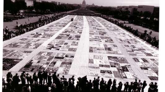Common Threads: Stories from the Quilt - Backdrop