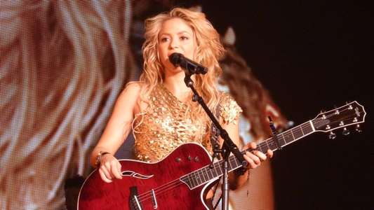 Shakira: Live from Paris - Backdrop