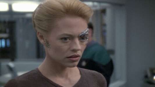 Star Trek: Voyager - Backdrop