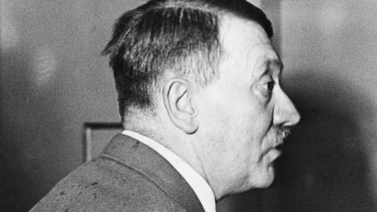Hitler: The Rise and Fall - Backdrops