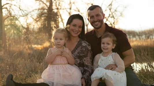 American Murder: The Family Next Door - Backdrops