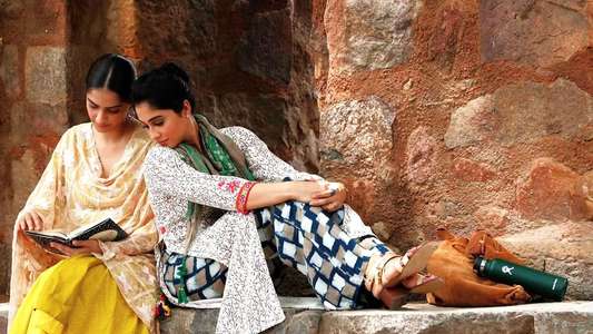 Ek Ladki Ko Dekha Toh Aisa Laga - Backdrop