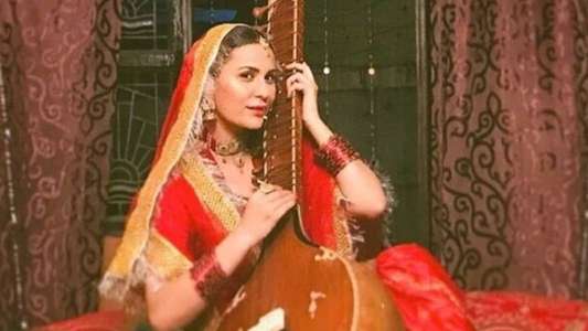 Deewar E Shab - Backdrop