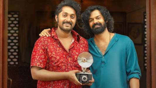 Varshangalkku Shesham - Backdrop