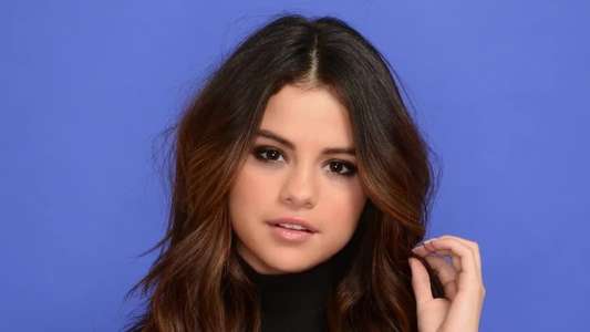 Selena Gomez: On Cloud 9 - Backdrop