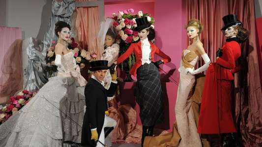 High & Low – John Galliano - Backdrops