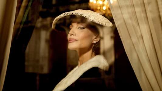 Maria - Backdrops