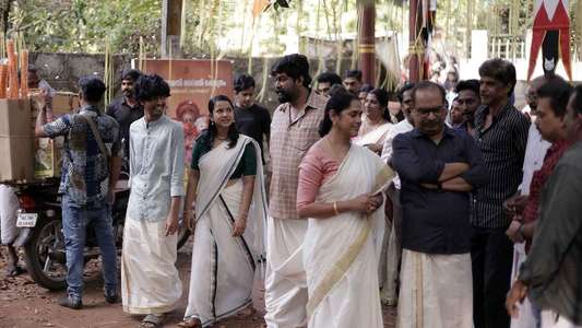Narayaneente Moonnanmakkal - Backdrops