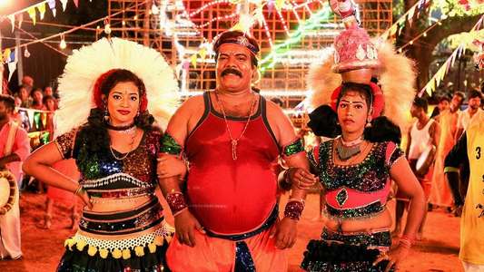 Kaadapura Kalaikuzhu - Backdrops