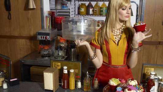 2 Broke Girls - Backdrops