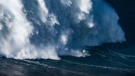 100 Foot Wave - Backdrops
