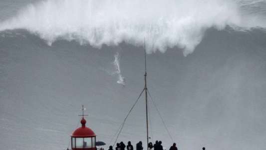 100 Foot Wave - Backdrops