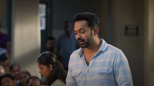 Aabhyanthara Kuttavaali - Backdrops