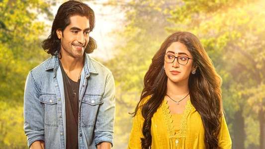 Bade Acche Lagte Hain - Backdrops