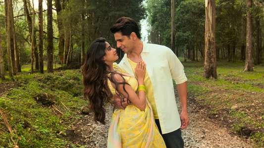 Param Sundari - Backdrops