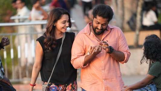 Raveendra Nee Evide? - Backdrops
