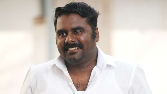 Raveendra Nee Evide? - Backdrops