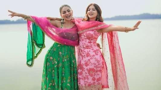 Phaphey Kuttniyan - Backdrops